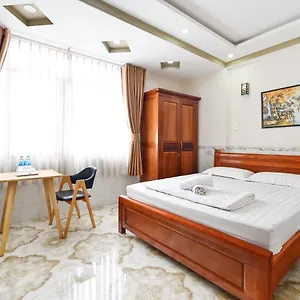 https://huyen-house.hotelsvungtau.com